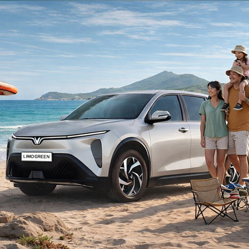 Xe LimoGreen Green cao cấp trên đường cao tốc